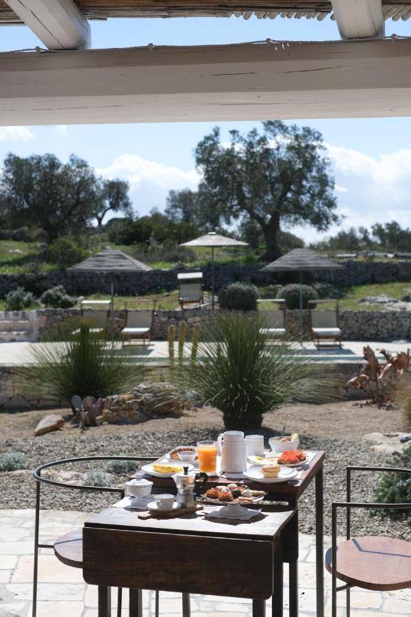 Regina Di Ulivi Bed & Breakfast ออสตูนี ภายนอก รูปภาพ